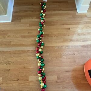NWT Place & Time Shatterproof Christmas Garland Red Gold Green 72"